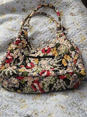 Vera Bradley. Floral Quilted Shoulder Bag in Black Multicolor